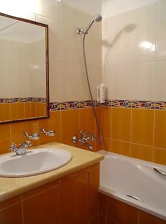 Aaa Mano Liza Hotel VNO